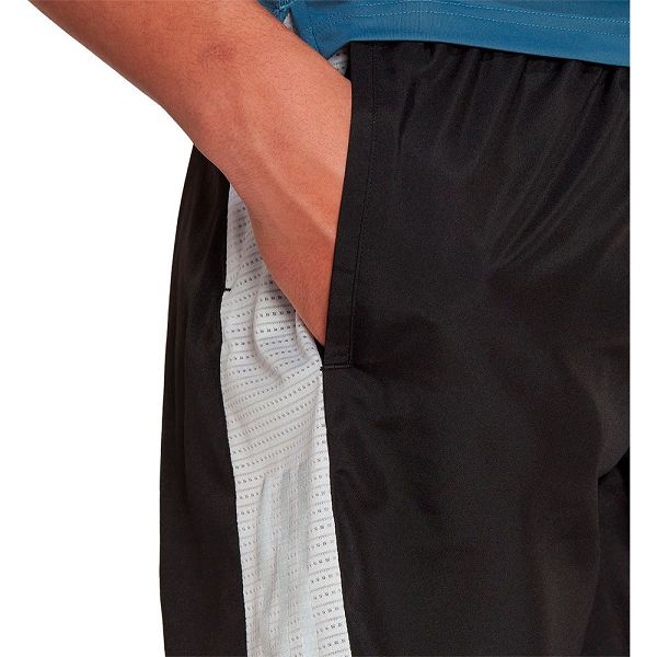 Black Men's Adidas OWN The Run 7´´ Shorts Pants | 5423701-DC