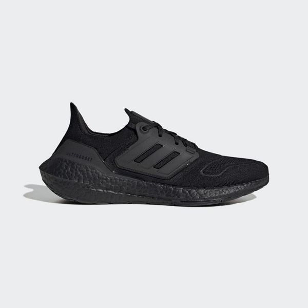 Black Men\'s Adidas Ultraboost 22 Running Shoes | 3069417-PC