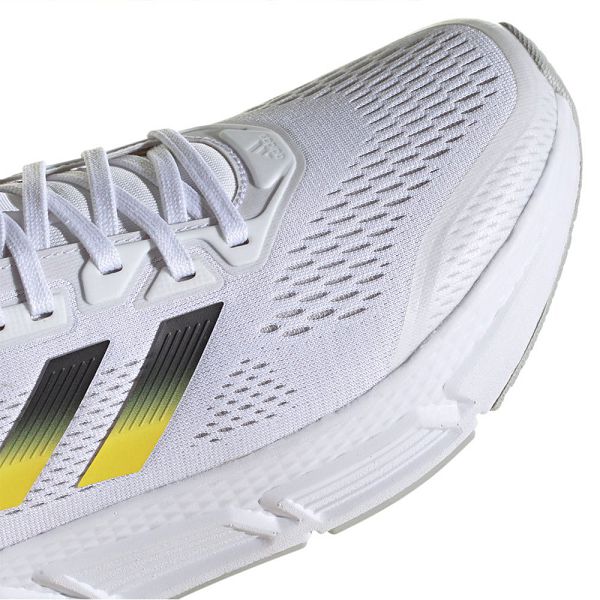 White Men's Adidas Questar Running Shoes | 2863159-RP